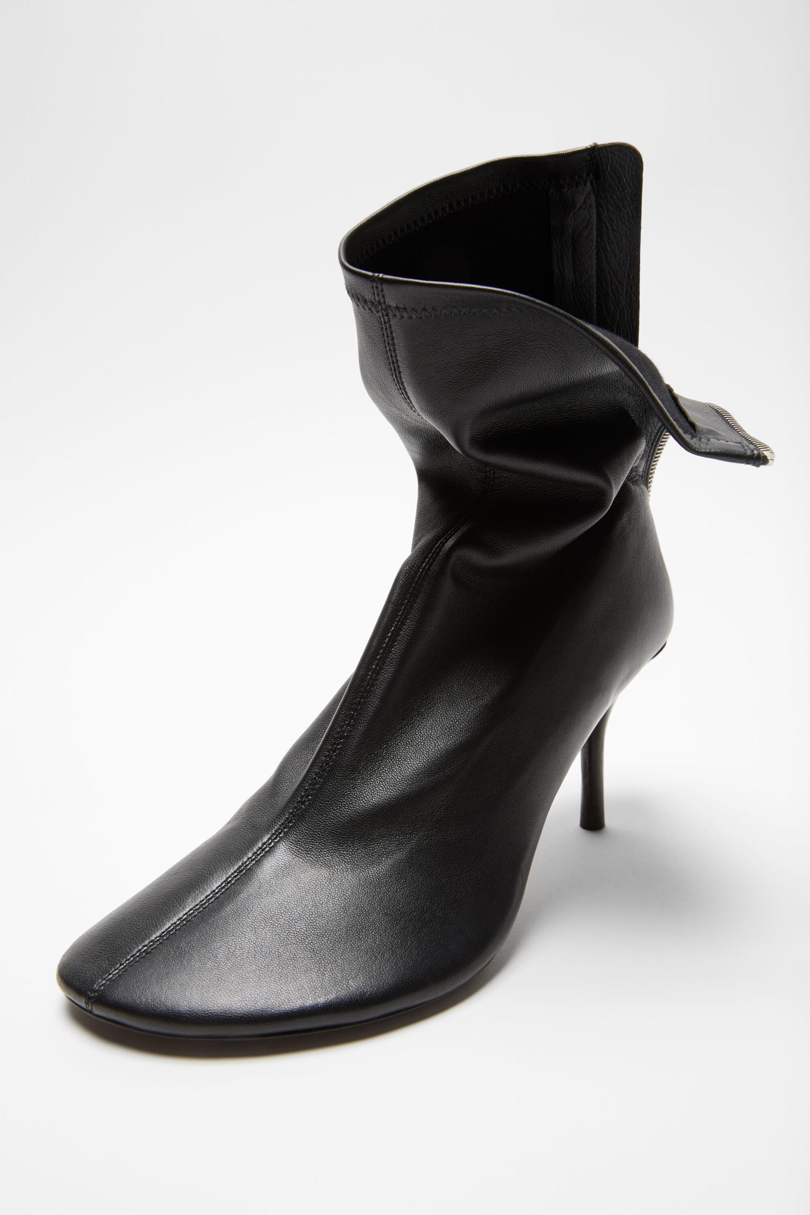 Leather ankle boot Product Image