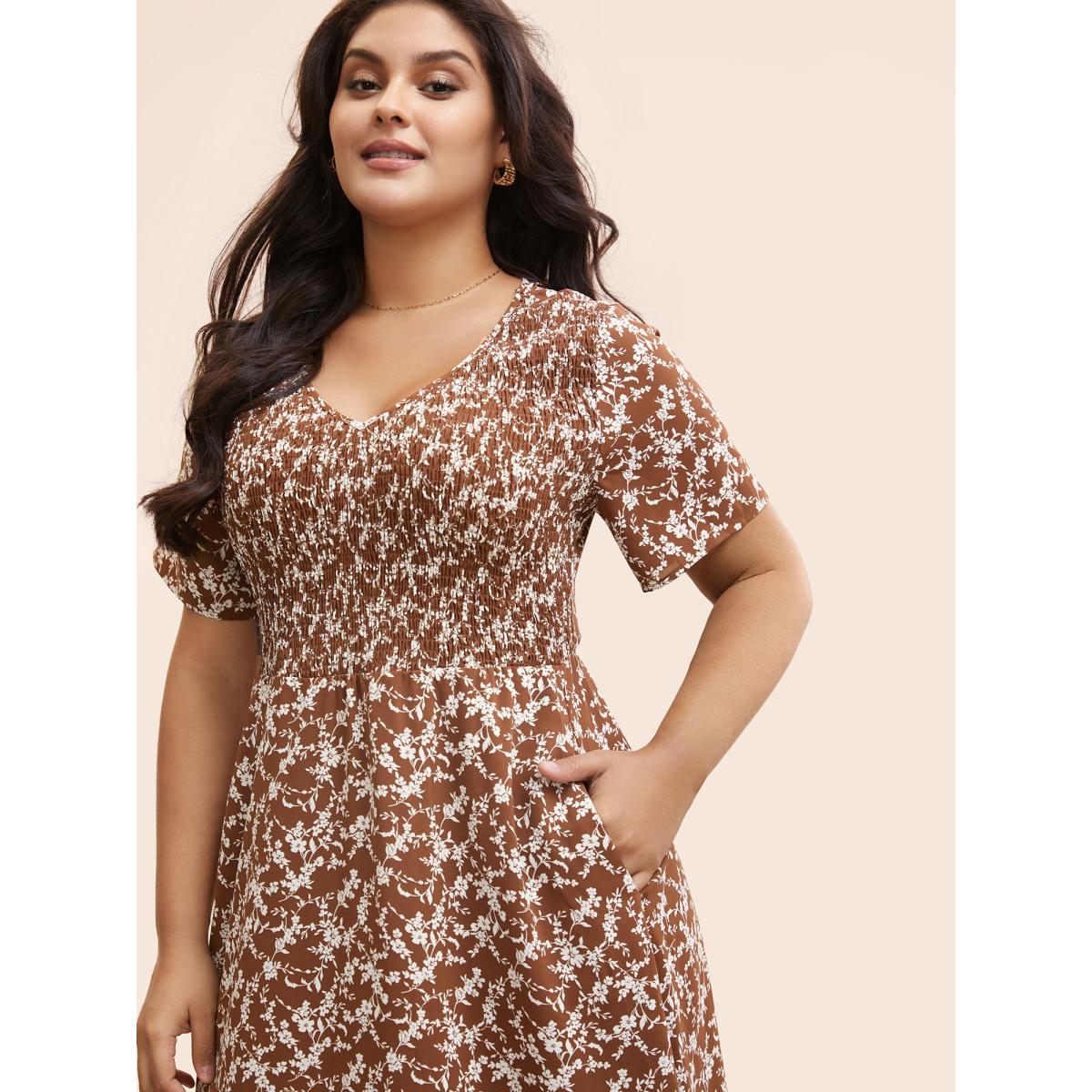 Plus Size Ditsy Floral Shirred Ruffle Hem Dress Browncoffeecolor Women Elegant Shirred V-neck Short sleeve Curvy BloomChic 26/4X Product Image