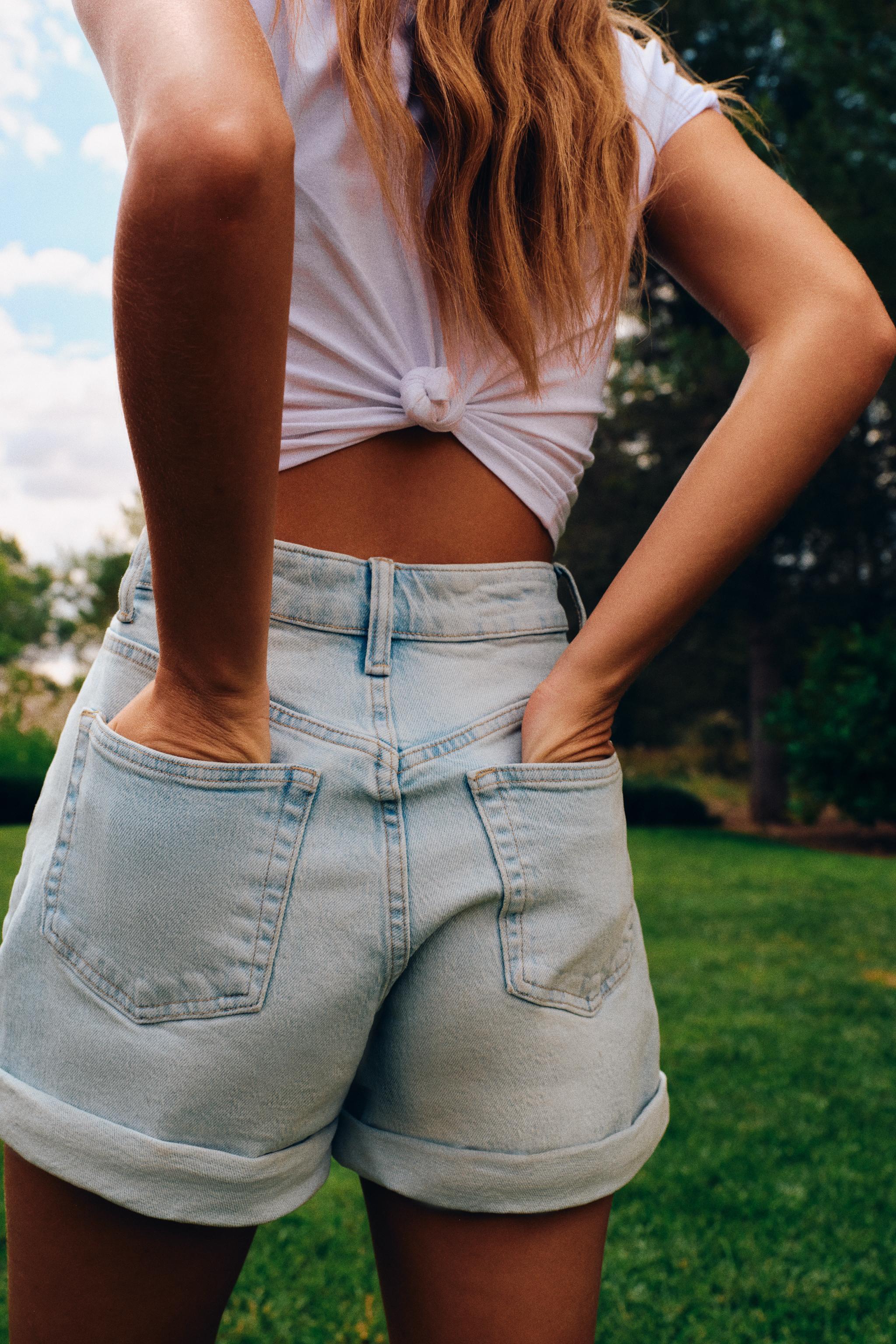 CROPPED STRETCH T-SHIRT Product Image