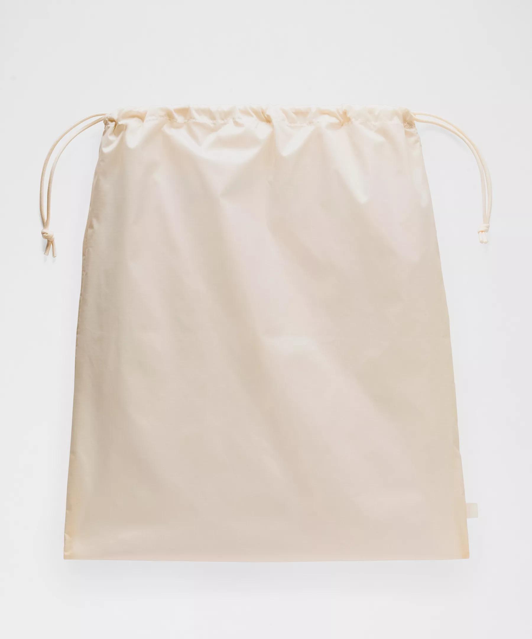 Racket Bag 19L Product Image