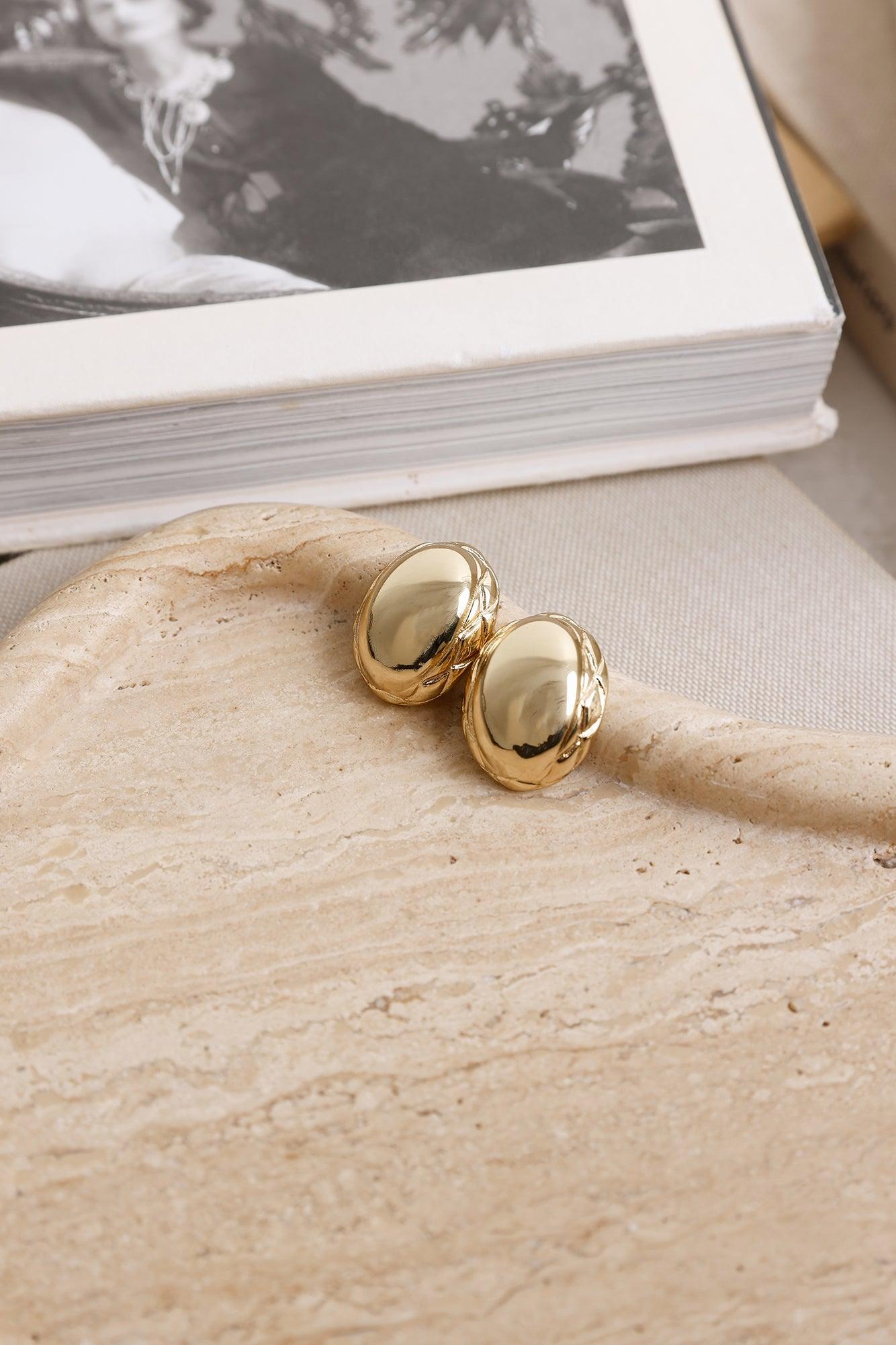 Glowing Earrings Gold Product Image