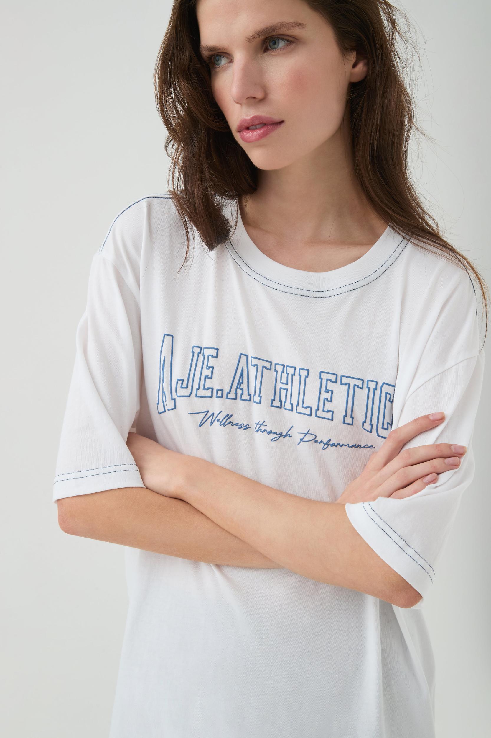 Graphic Logo Tee 102 Product Image