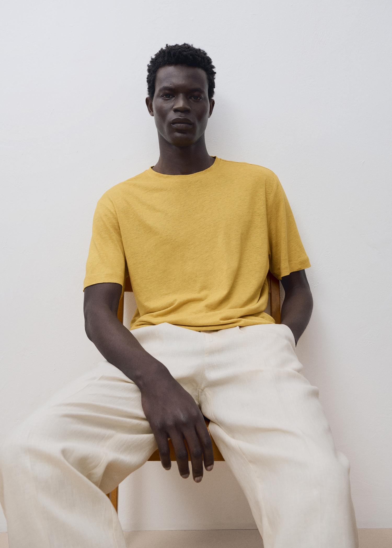 Linen slim-fit t-shirt - Men | MANGO USA Product Image