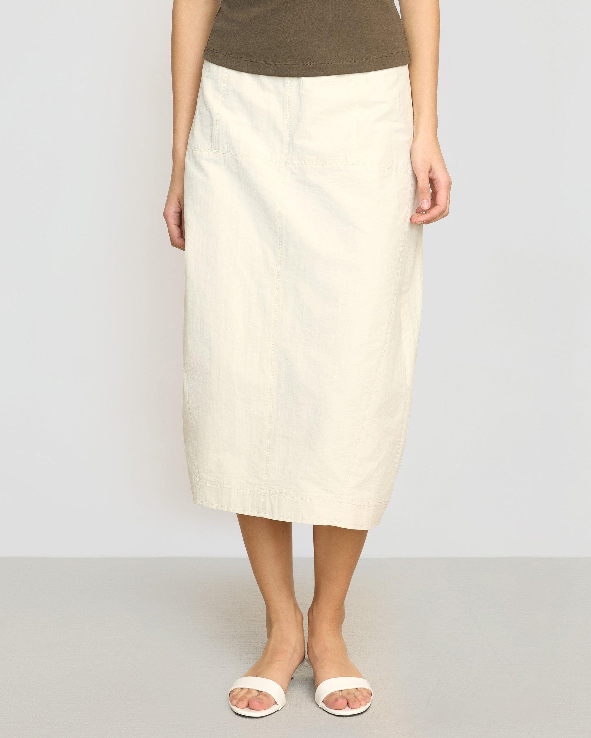 Jarmaine Back-Slit Barrel Skirt Product Image