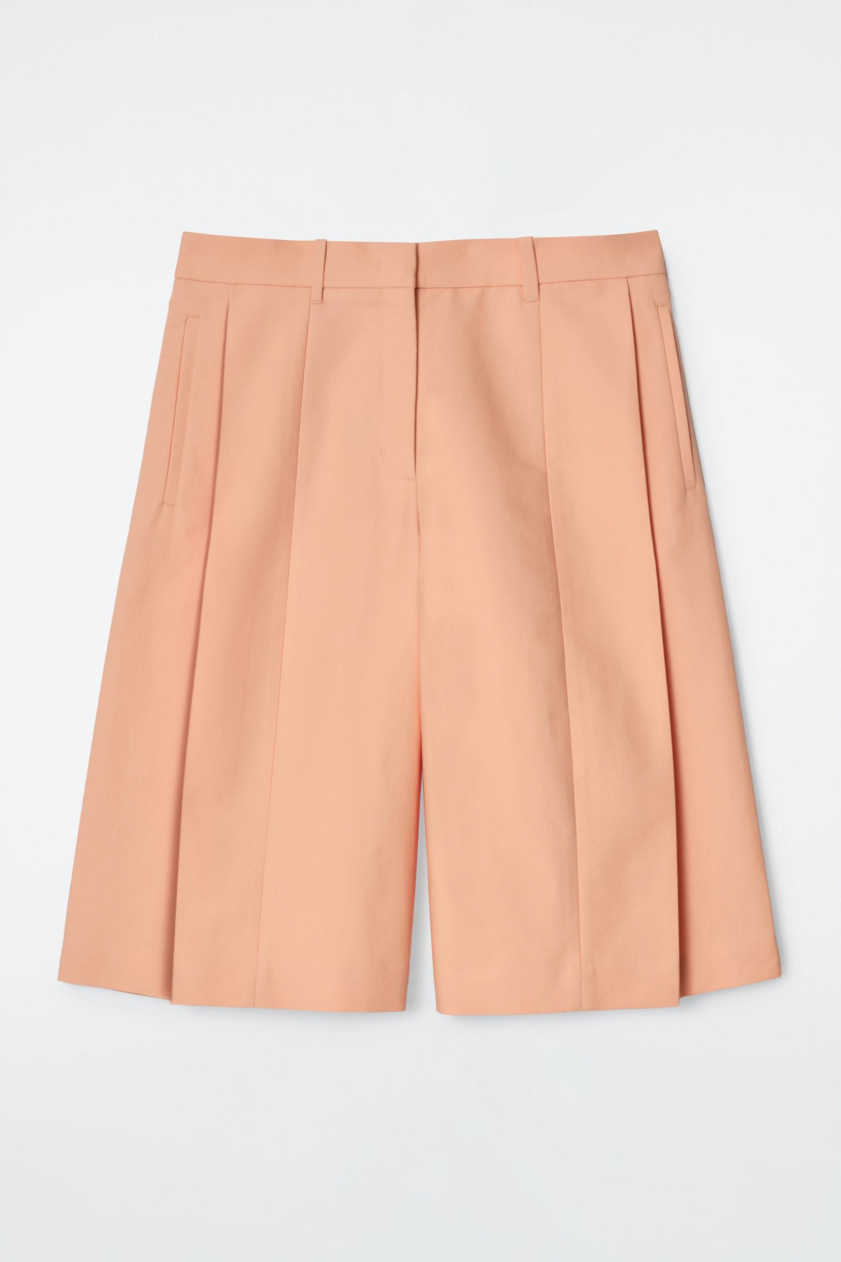 TAILORED WIDE-LEG SHORTS Product Image