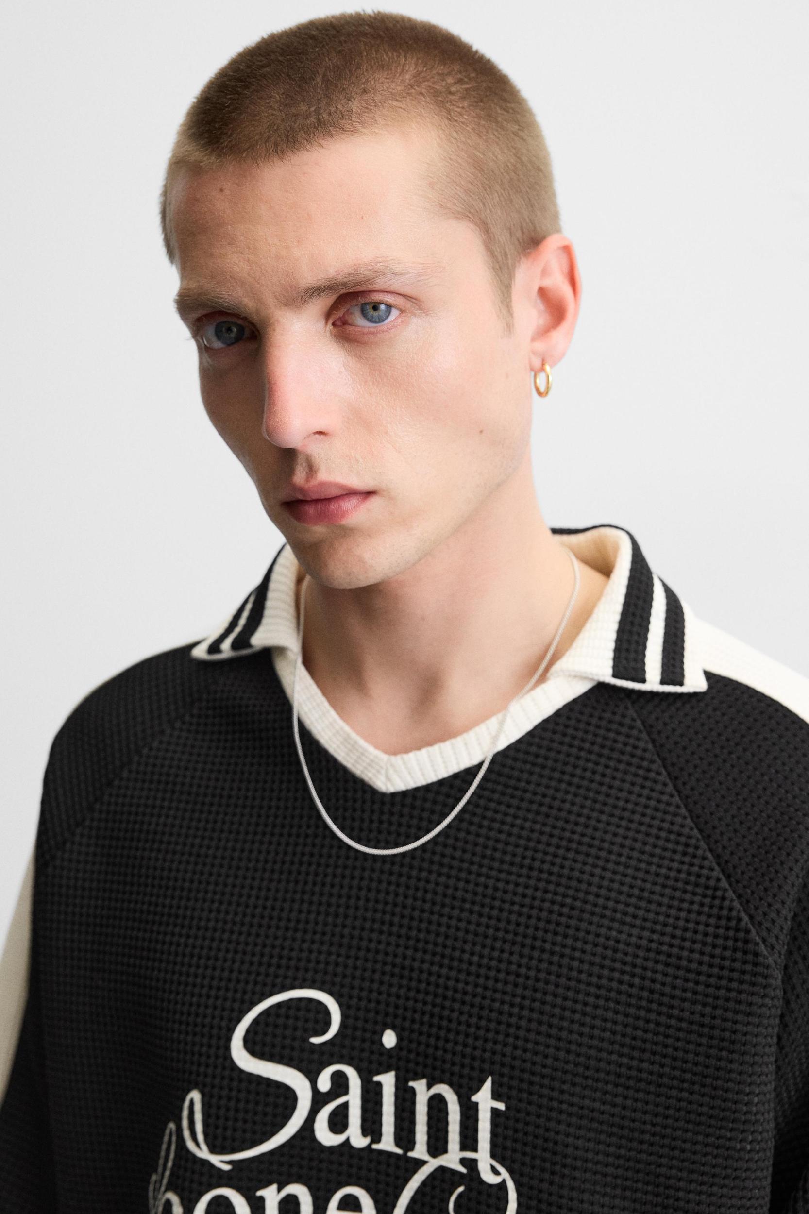 RETRO SOCCER TEXTURED SWEATSHIRT Product Image