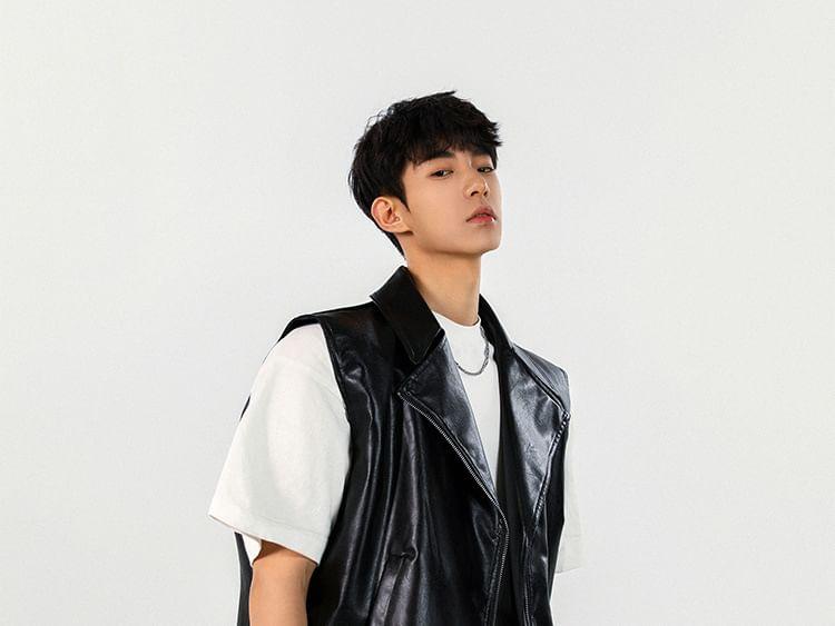 Plain Faux Leather Zip Biker Vest Product Image