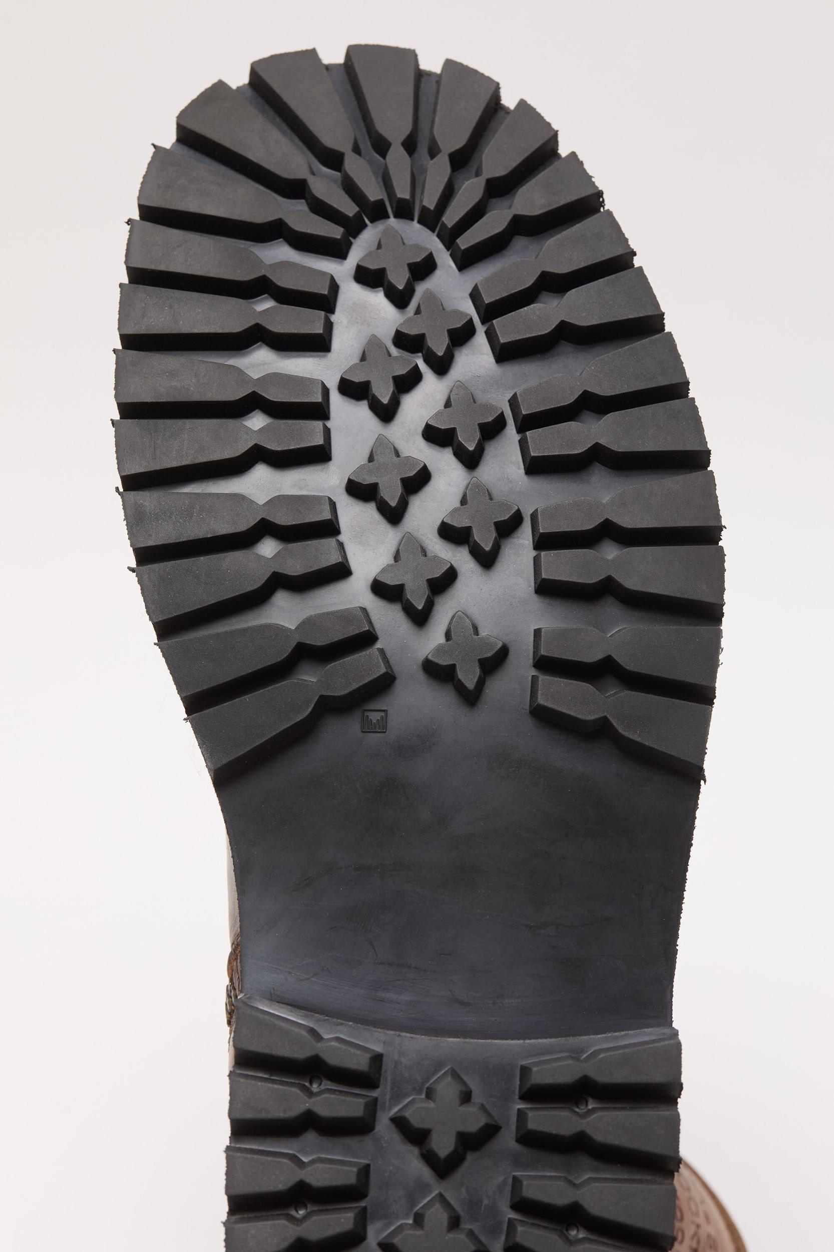 Leather boots Product Image