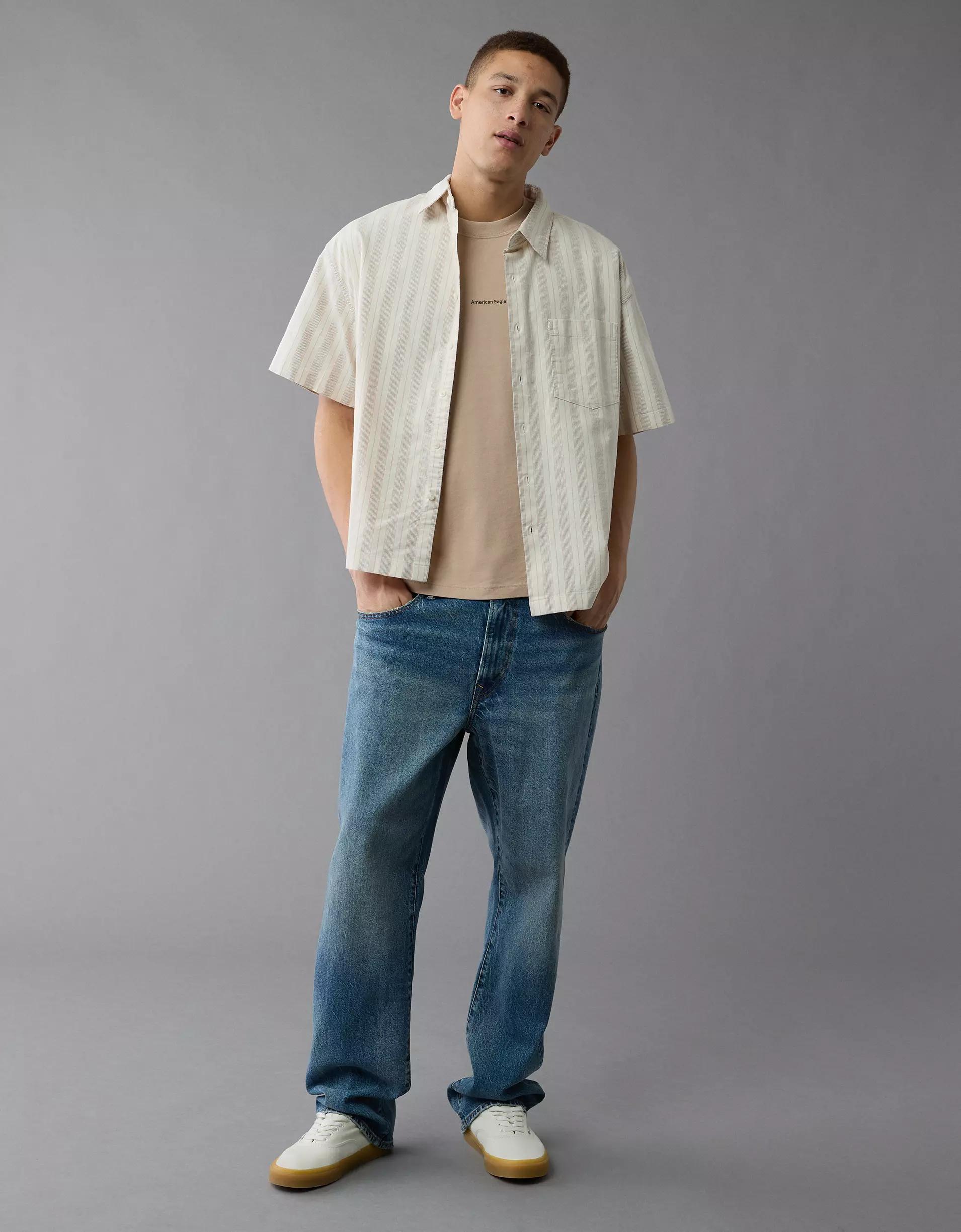 AE Boxy Logo Graphic T-Shirt Product Image