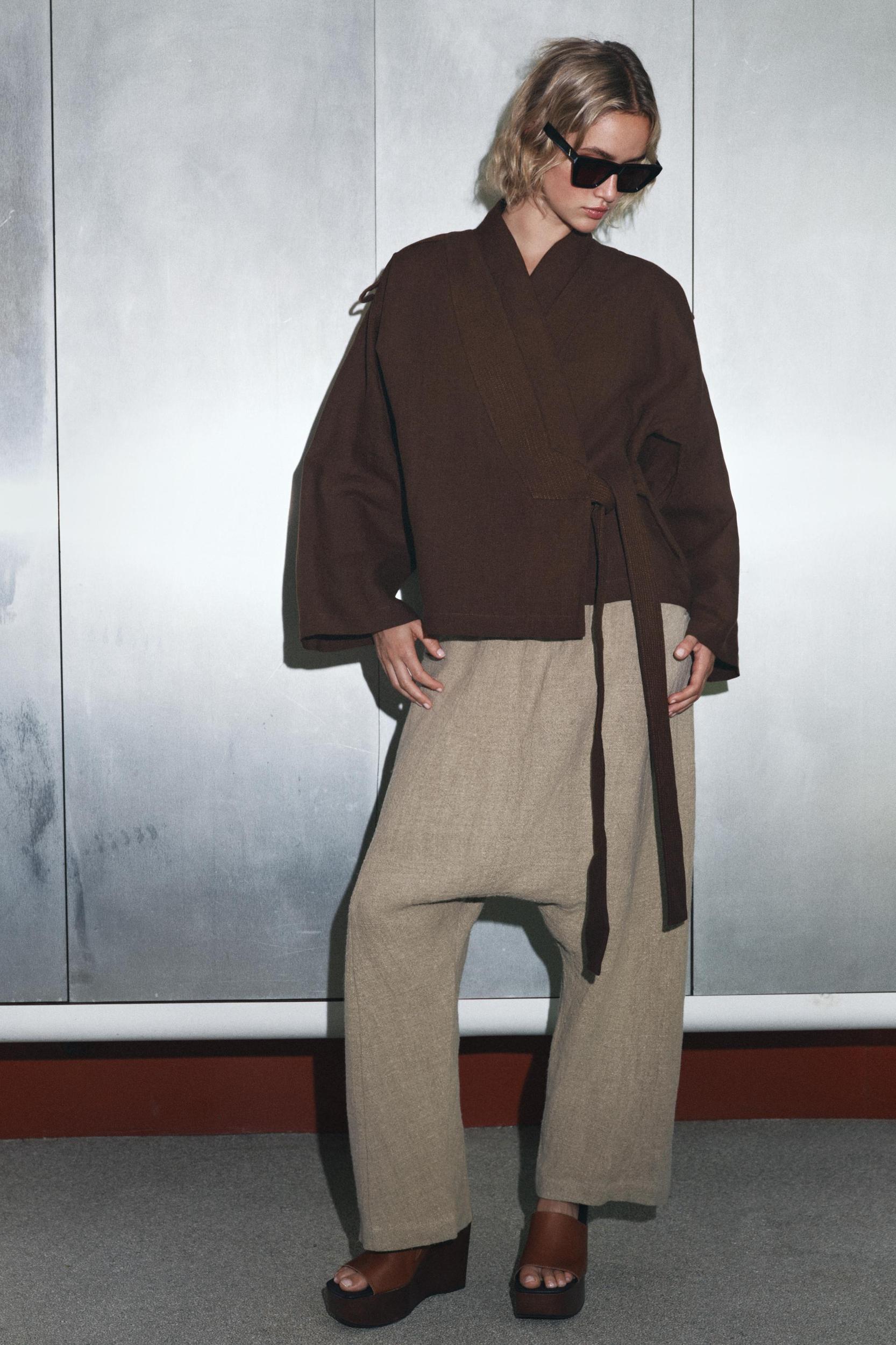 LIMITED EDITION 100% LINEN LOW-RISE PANTS Product Image