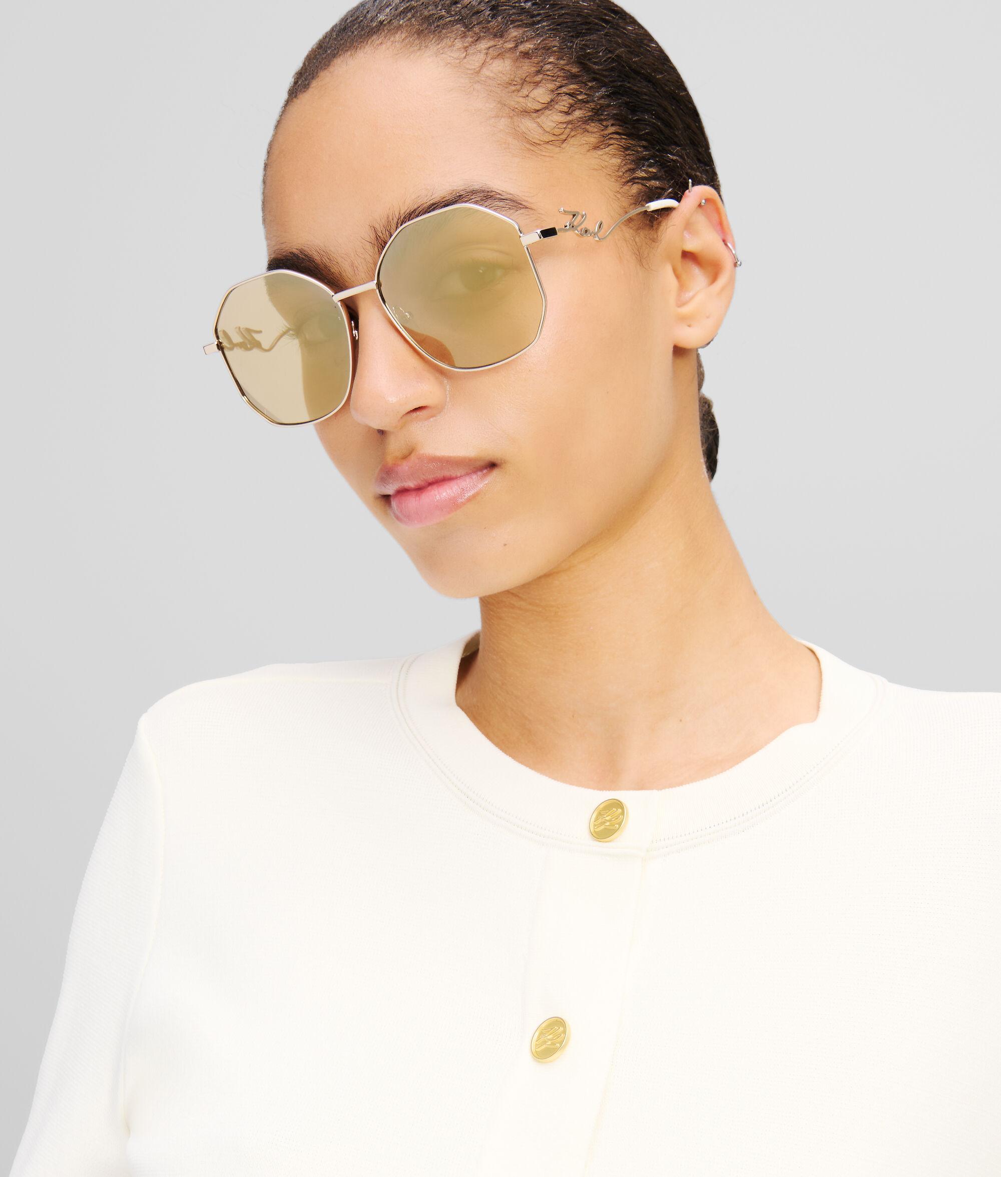 SIGNATURE SUNGLASSES Product Image