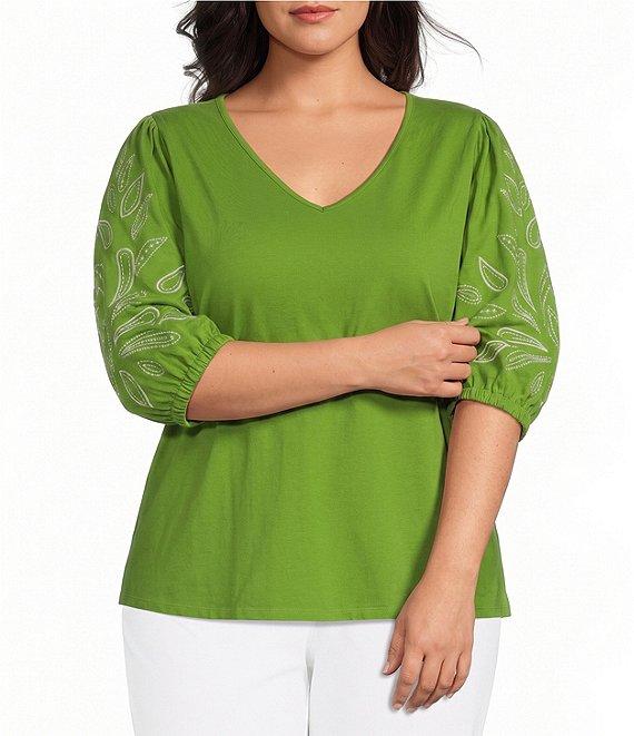 Investments Plus Size Elbow Sleeve Embroidery V-Neck Knit Top Product Image