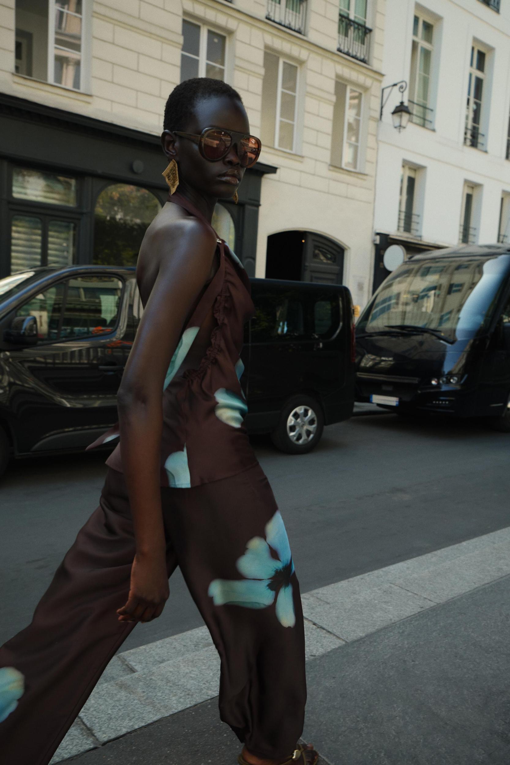 FLORAL PRINT SATIN EFFECT TOP Product Image