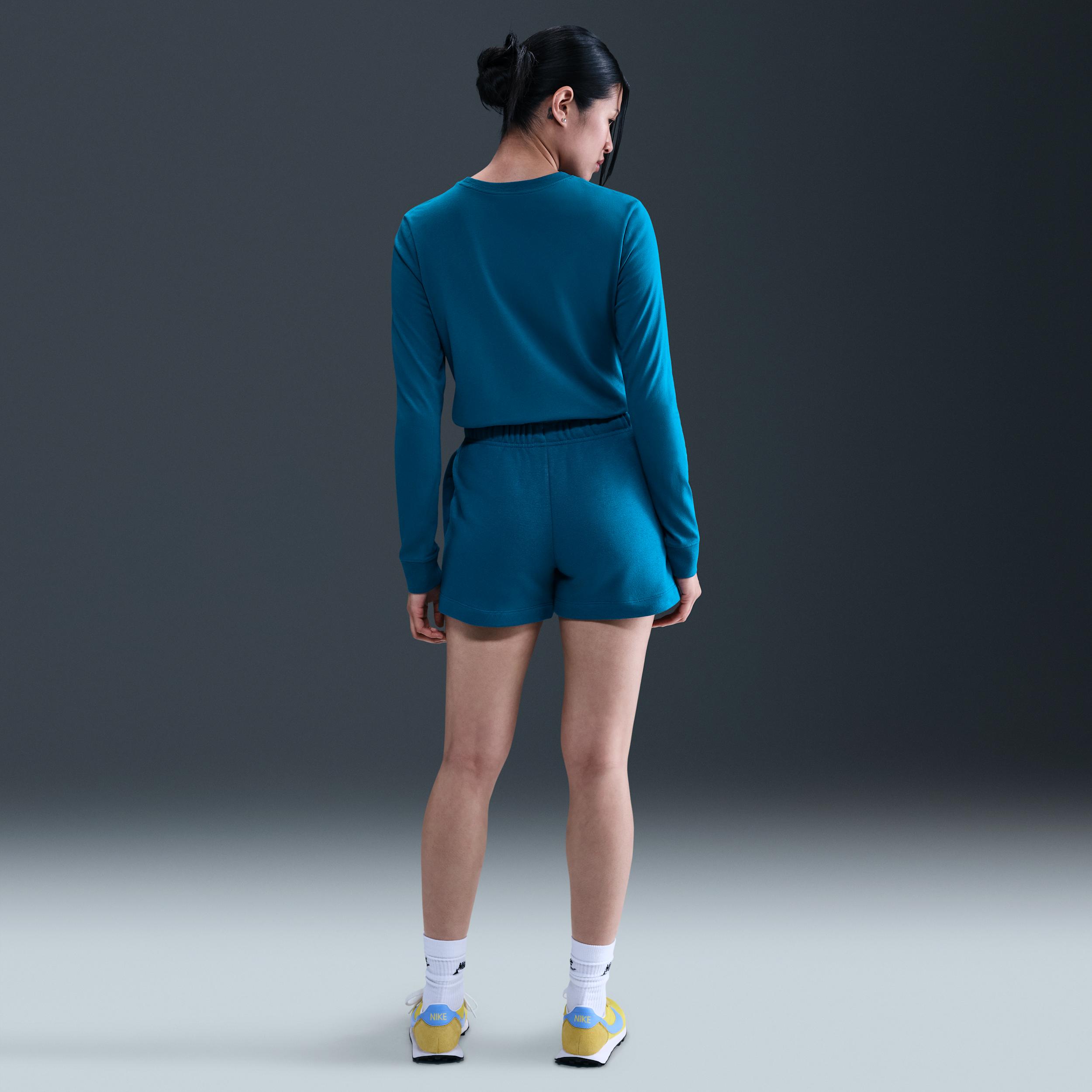 Womens Nike Sportswear Club Long-Sleeve T-Shirt | HF0780-301 Product Image