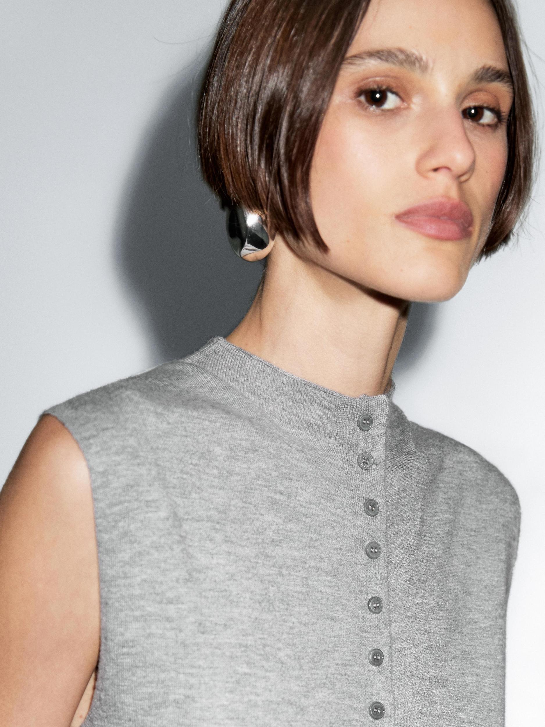 Cropped wool blend knit vest Product Image