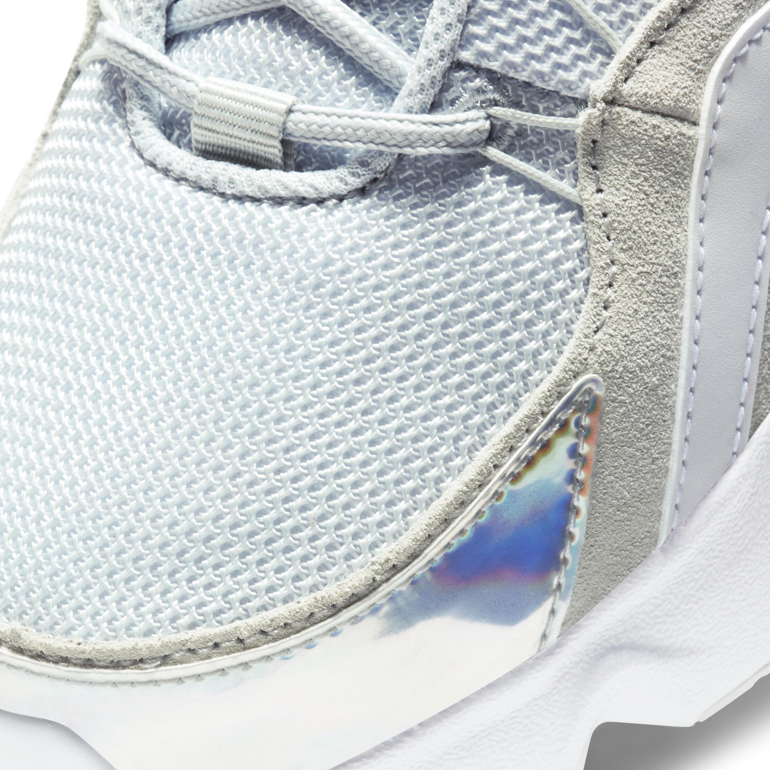 Nike Womens RYZ 365 Shoes | DC8156-100 Product Image