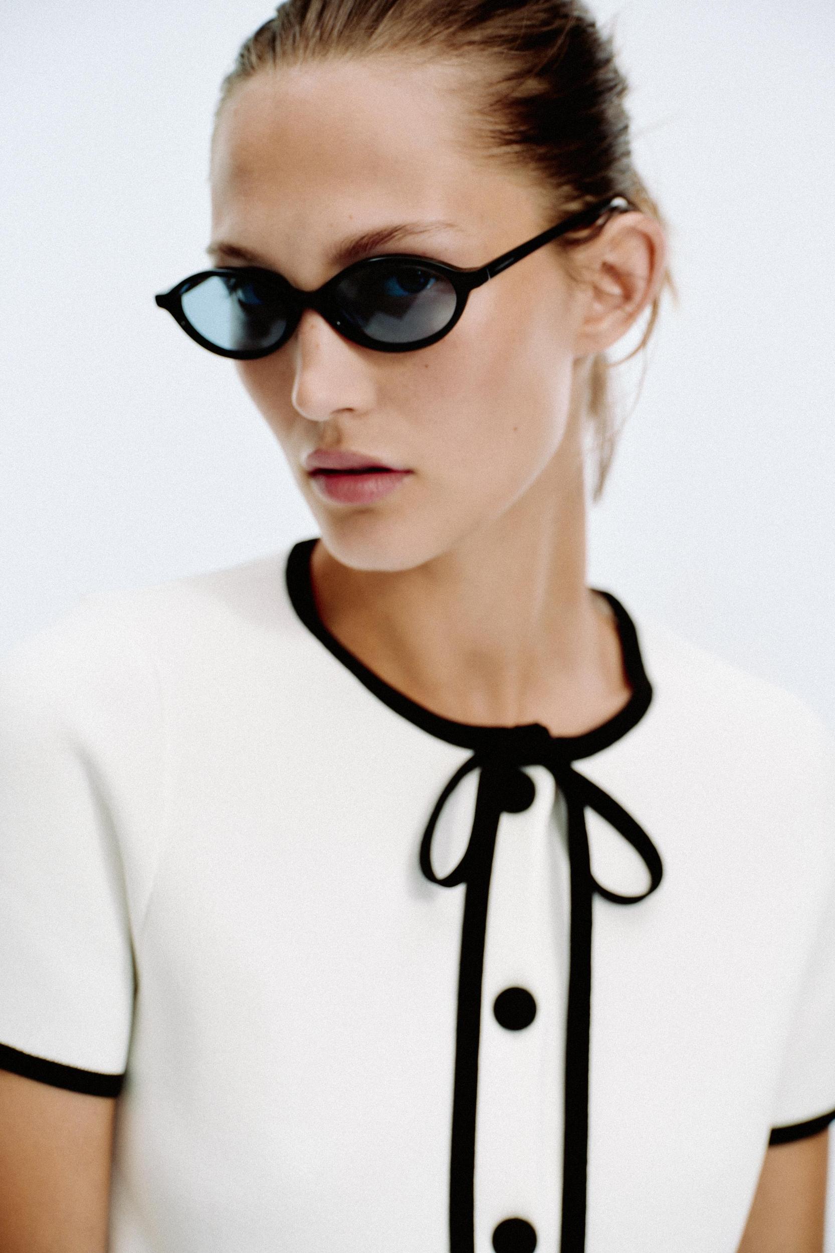 CONTRAST TRIM CARDIGAN Product Image