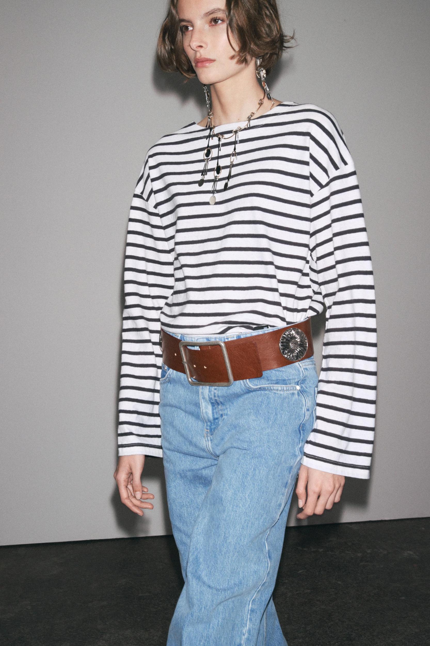 STRIPED LONG SLEEVE T-SHIRT Product Image
