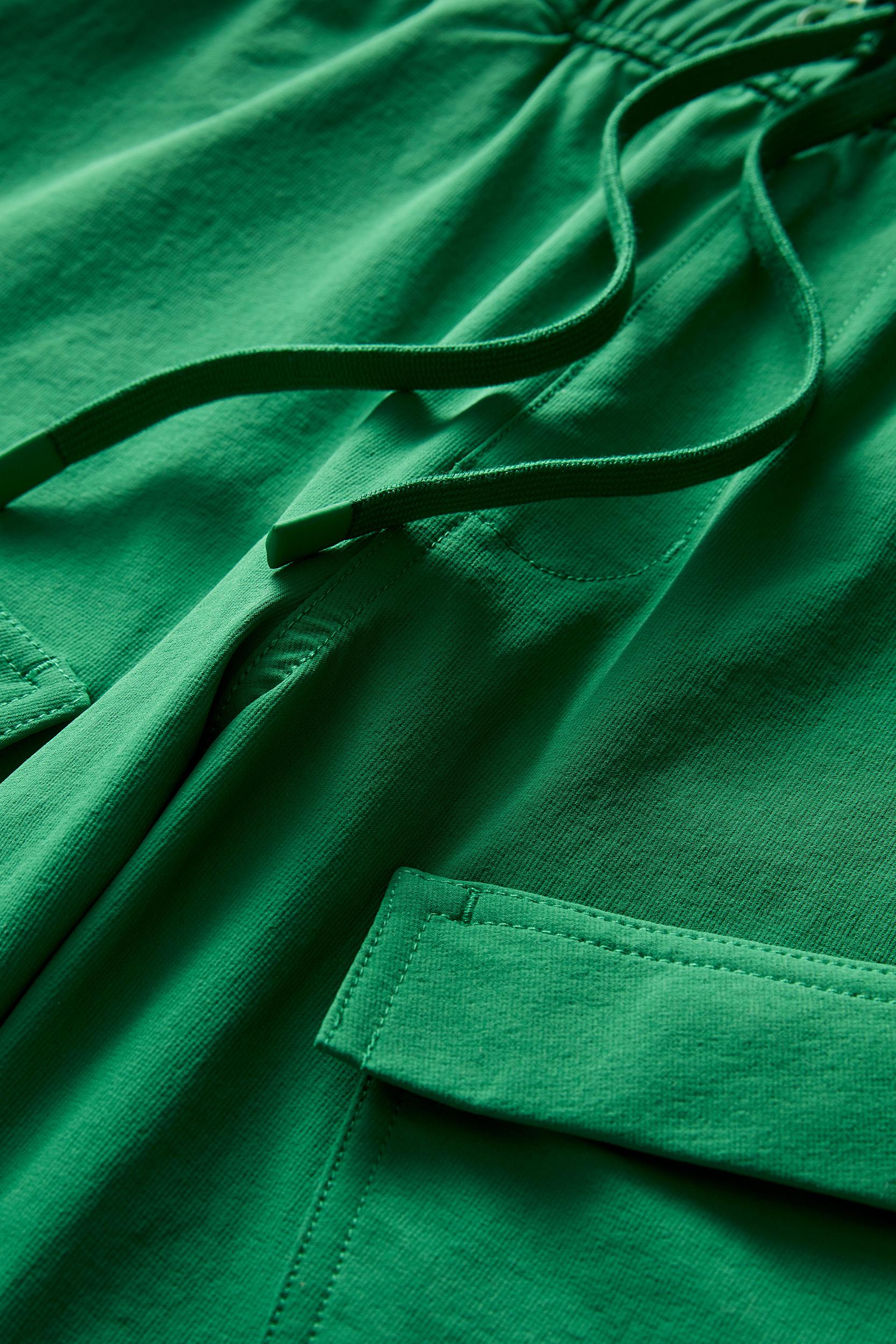 Breakpoint Woven Short Product Image