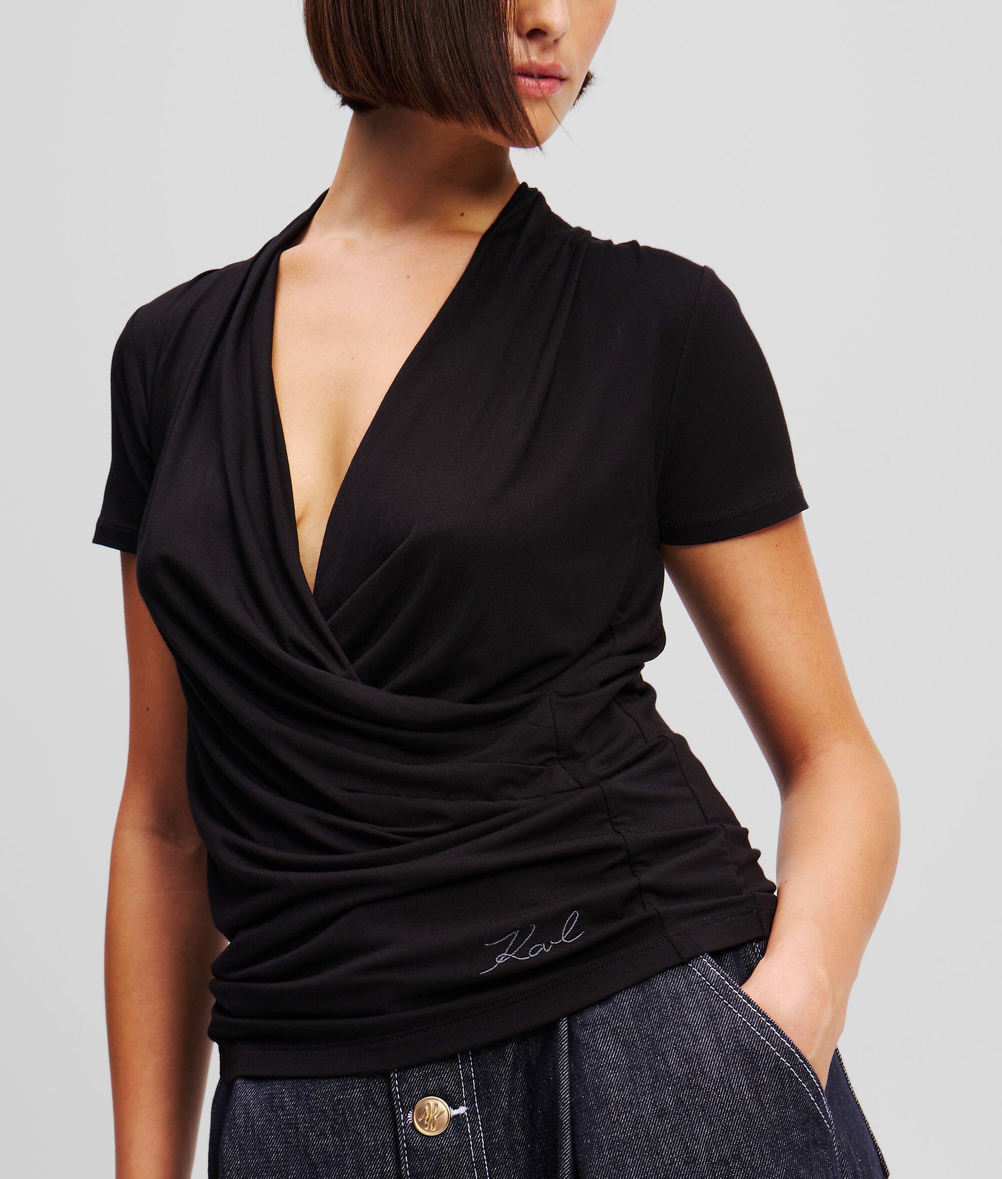V-NECK T-SHIRT Product Image
