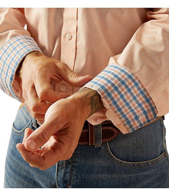 Ariat Classic Fit Ashton Wrinkle-Free Long Sleeve Solid Woven Shirt Product Image