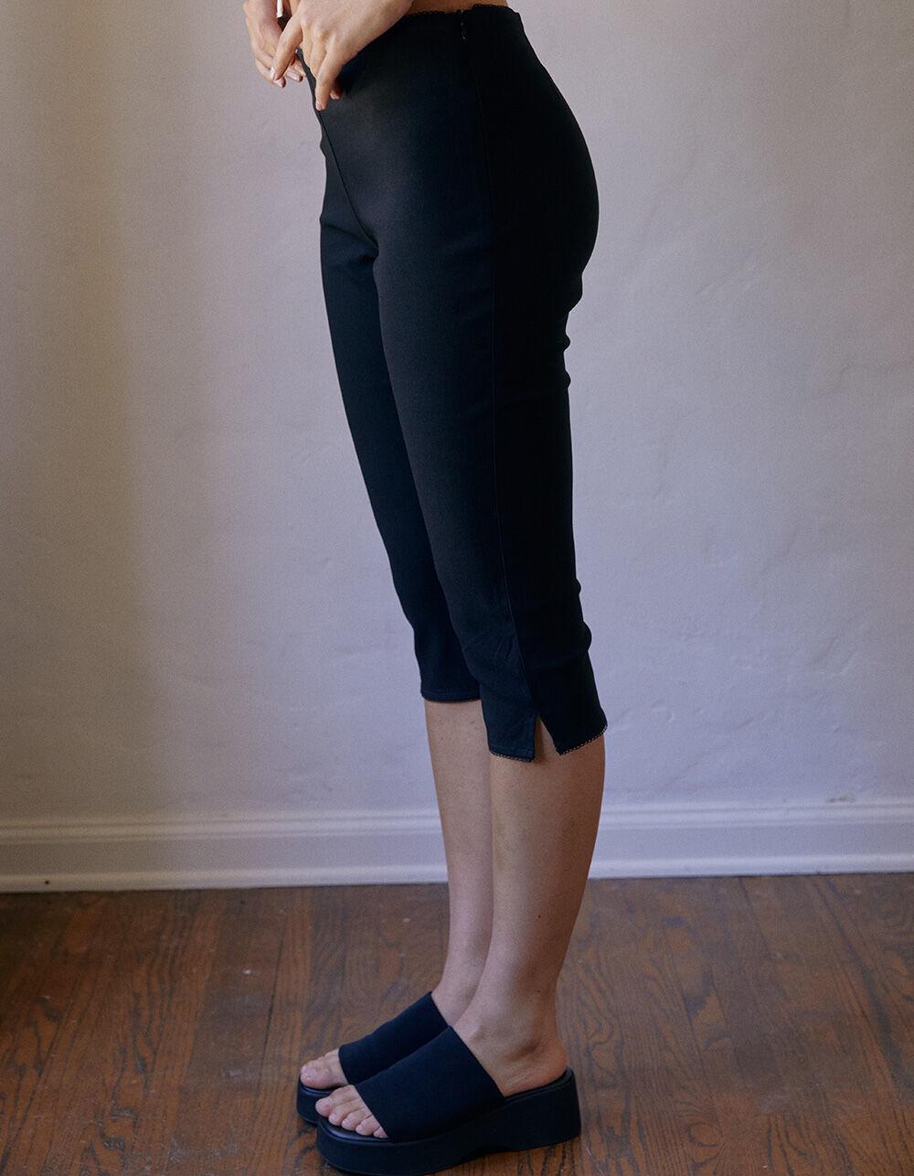 WEST OF MELROSE Womens Capri Pants - BLACK Product Image