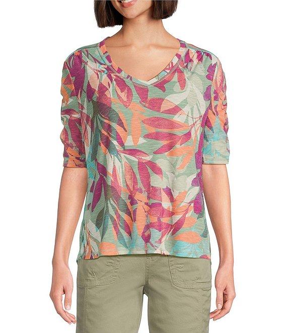 Westbound Climbing Kelp Short Sleeve V-Neck Top Product Image