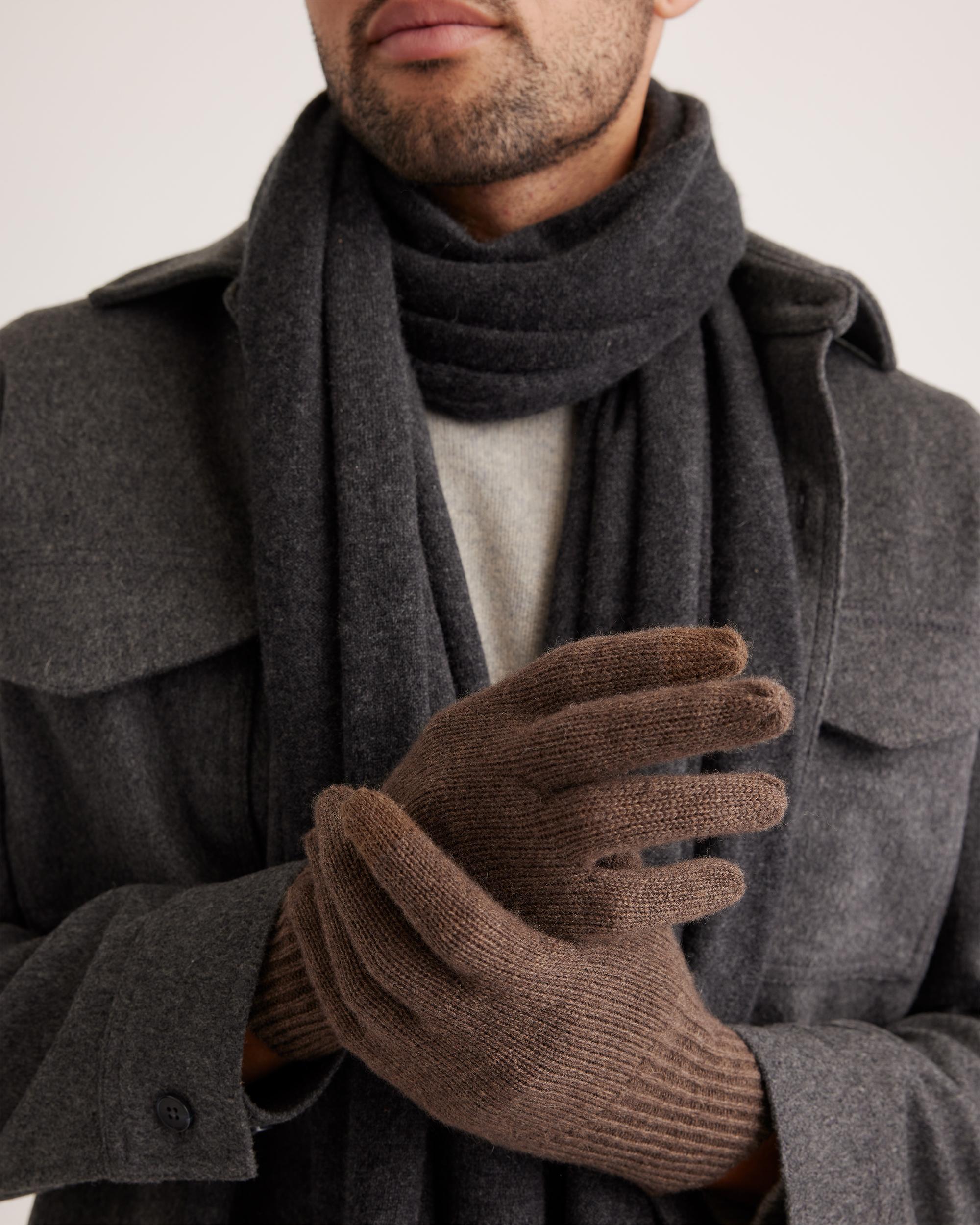 Quince | Women's Mongolian Cashmere Gloves Product Image