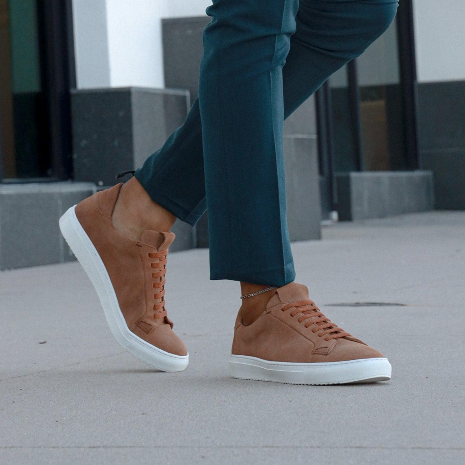 36's Laceless Low Top Product Image