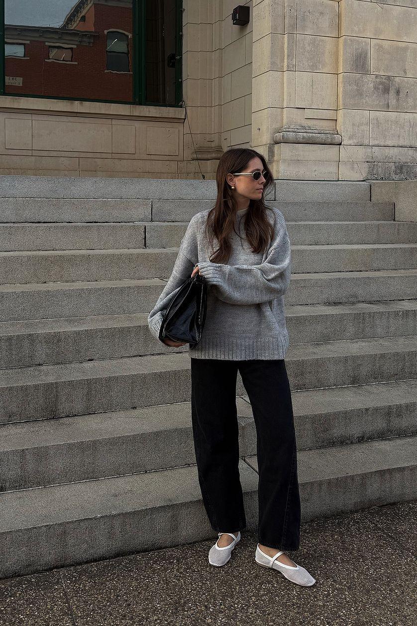 Round Neck Knitted Sweater Blue Product Image