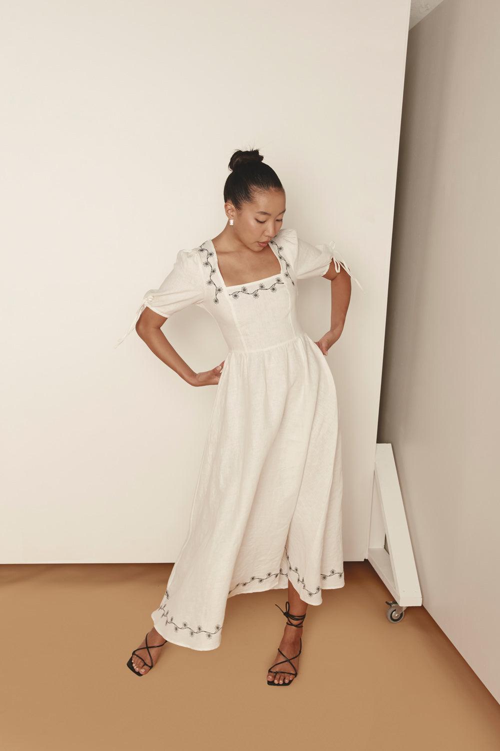 Lucy Linen Maxi Dress Daisy Product Image