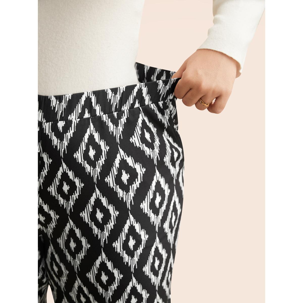 Plus Size Geometric Mid Rise Pocket Pants Women Black At the Office Wide Leg Mid Rise Office Pants BloomChic 30/6X Product Image