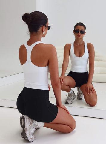 Touchdown Active Contour Short Black Product Image