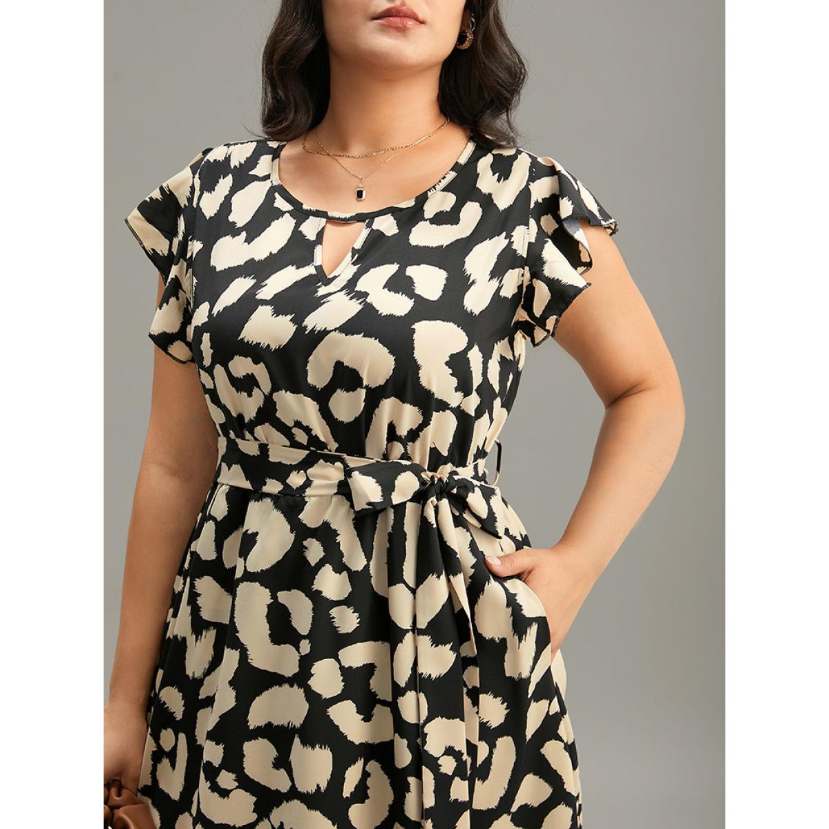 Plus Size Graphic Print Keyhole Pocket Belted Flutter Trim Dress Black Women Office Belted Round Neck Sleeveless Curvy Midi Dress BloomChic 14-16/1X Product Image