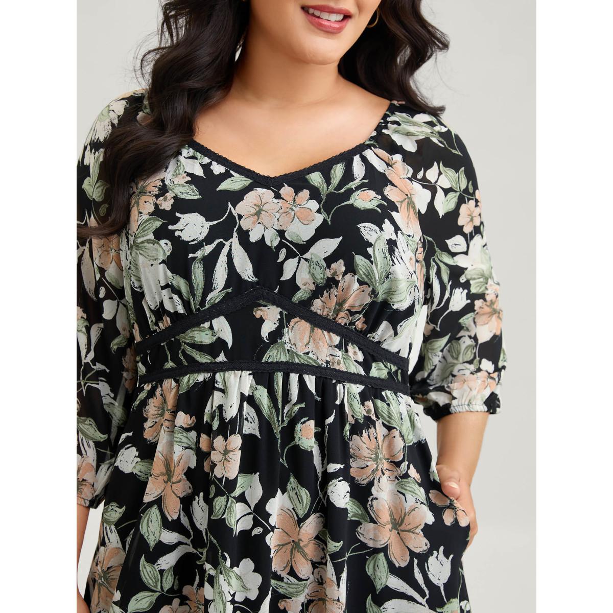 Plus Size Floral Heart Neckline Woven Ribbon Gathered Dress Black Women Timeless Woven ribbon&lace trim Heart neckline Elbow-length sleeve Curvy BloomChic 12/L Product Image