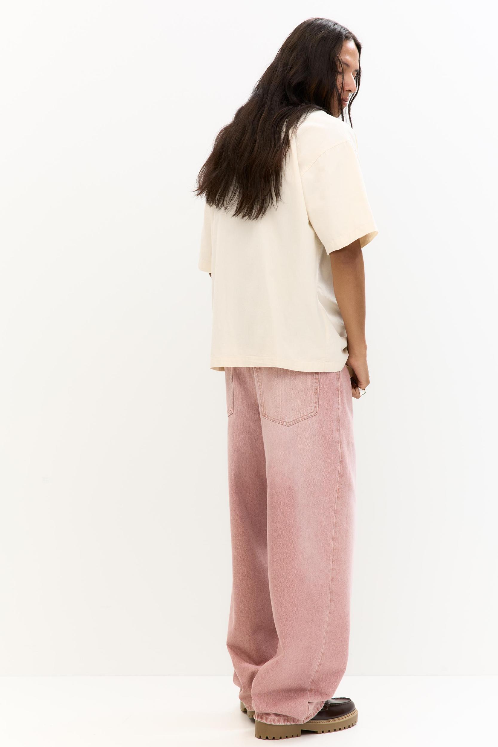 Short sleeve shirt with slogan Product Image