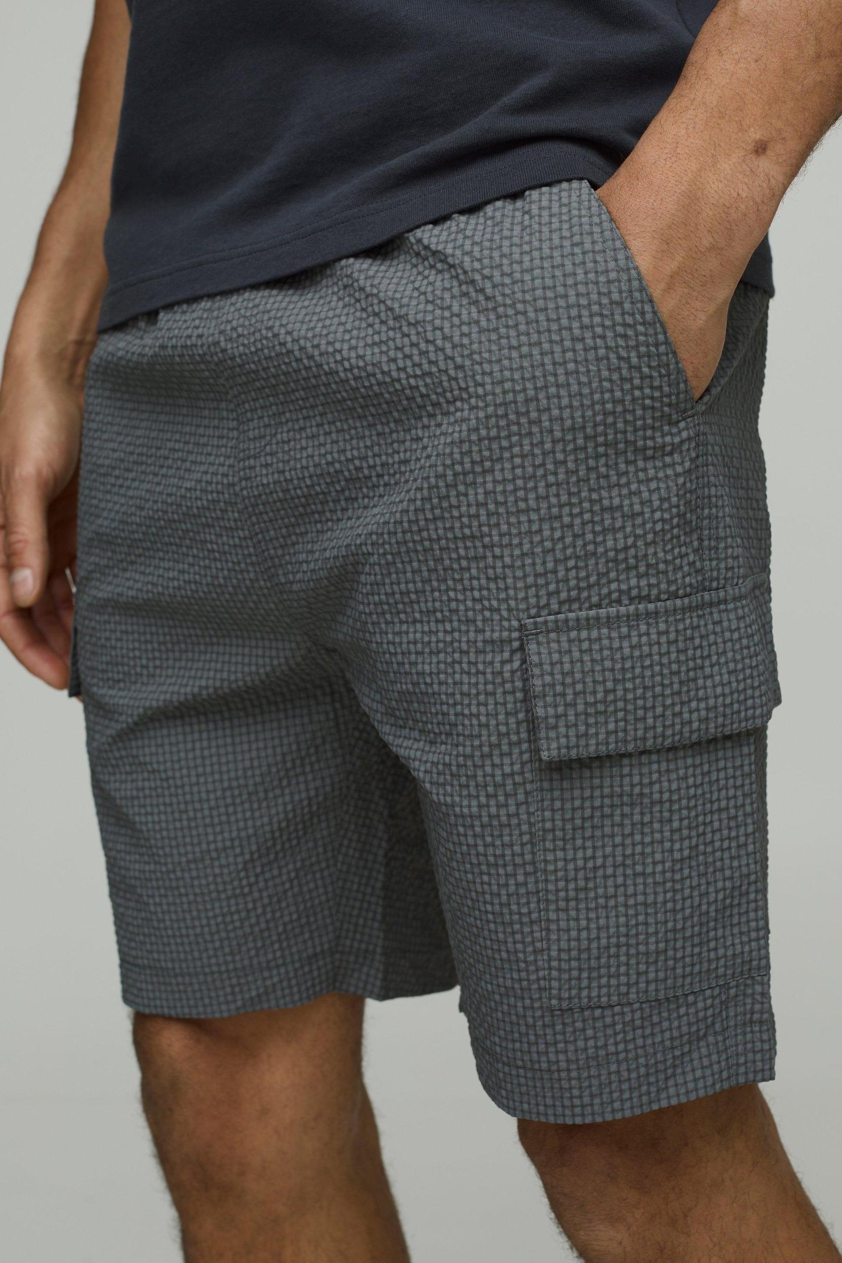 Elasticated Waist Relaxed Mid Length Seersucker Cargo Shorts | boohooMAN USA Product Image