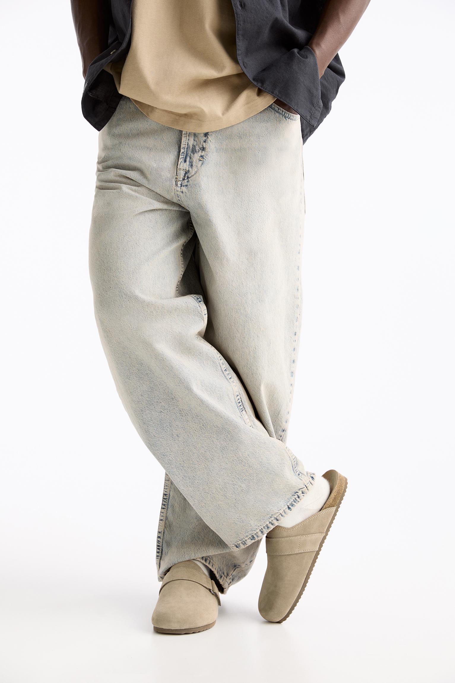 Leather clogs Product Image