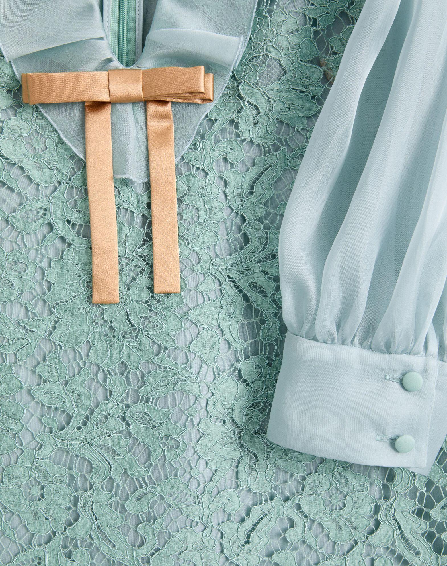 Short Dress In Heavy Lace Product Image