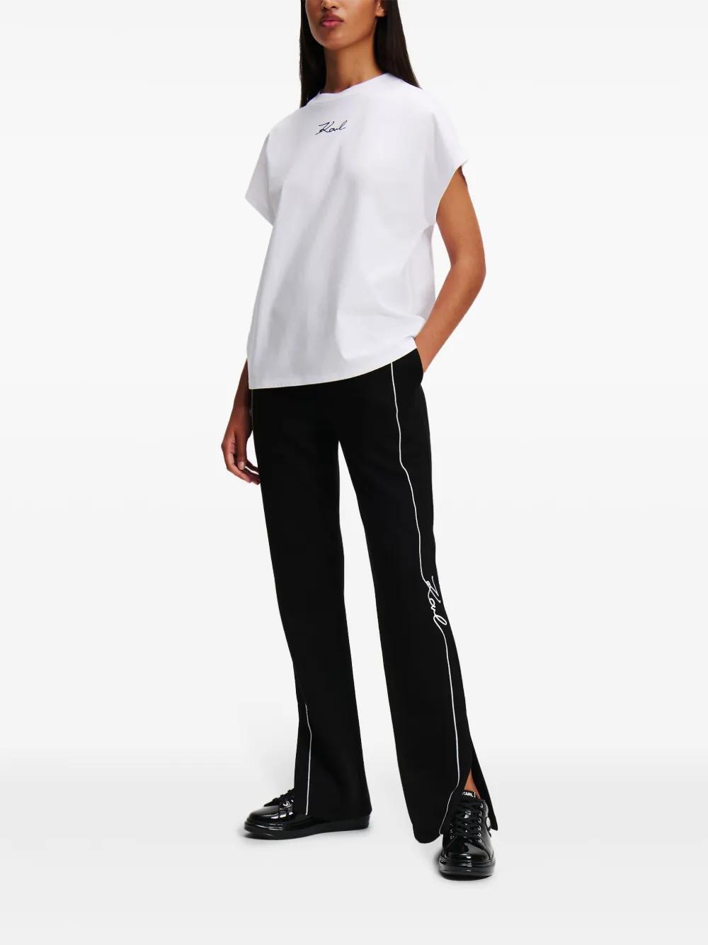 Signature T-shirt Product Image