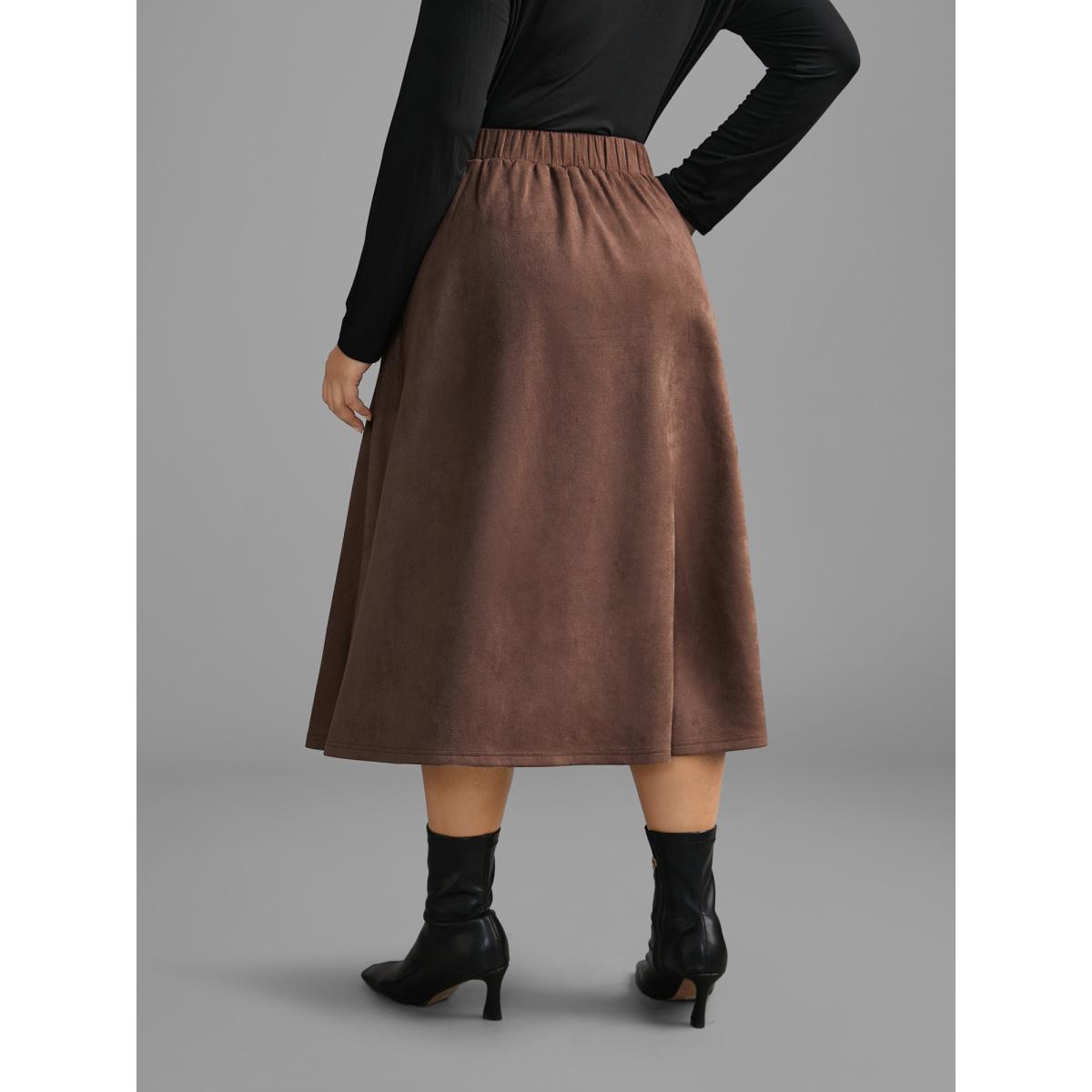 Plus Size Faux Suede Button Detail Pocket Skirt Women DarkBrown Elegant Button Loose Low stretch Slanted pocket Everyday Skirts BloomChic 28/5X Product Image