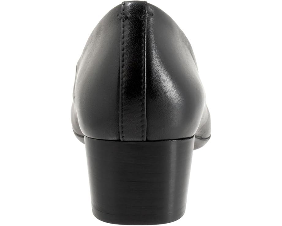 Women's SoftWalk Lynn Product Image