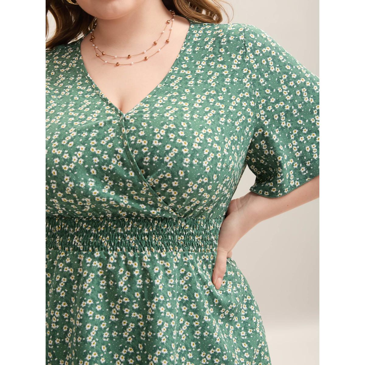 Plus Size Emerald Floral Print Shirred Waist Cinched Blouse Women Elegant Short sleeve Overlap Collar Everyday Blouses BloomChic 22-24/3X Product Image