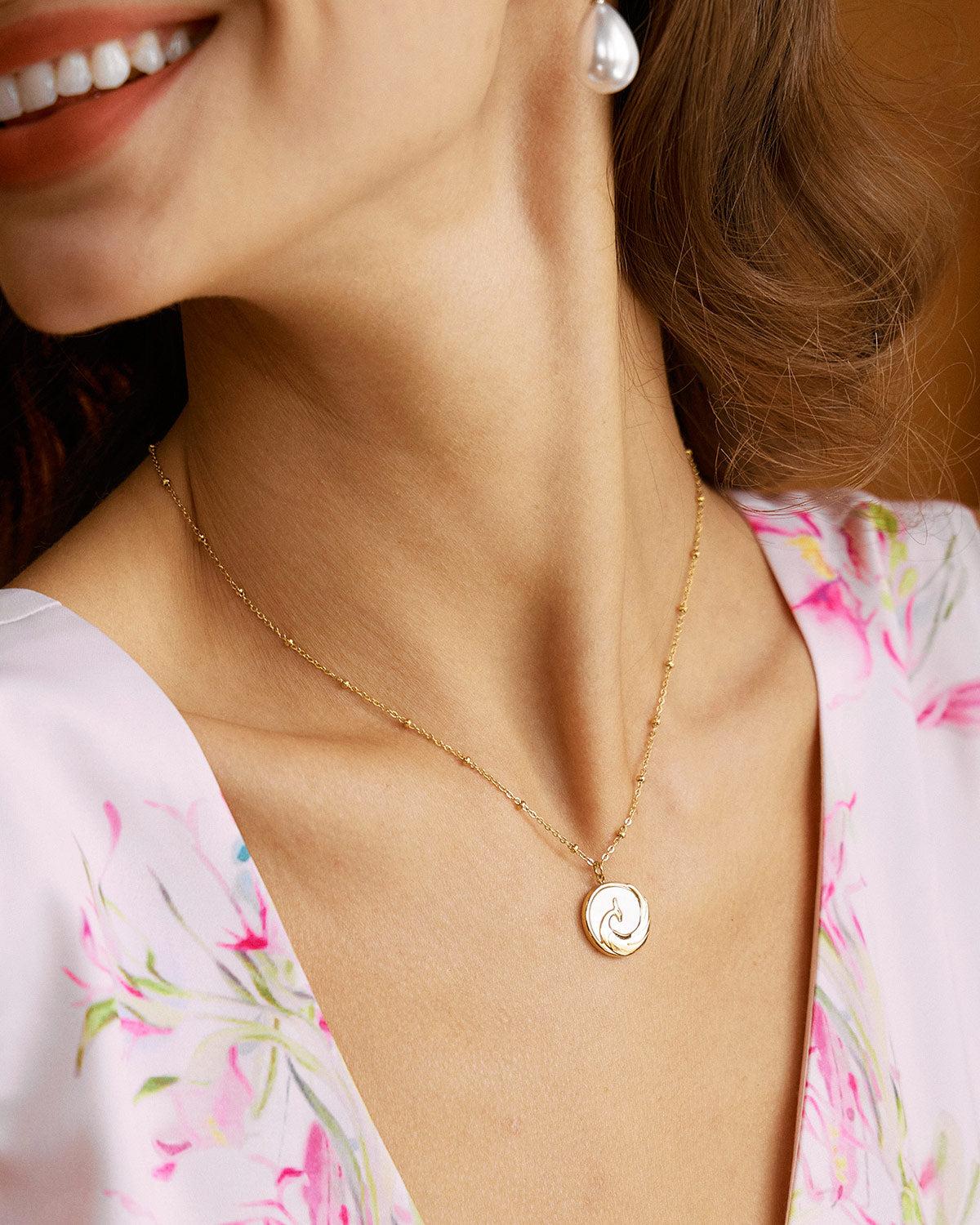 White Seashell Pendant Necklace Product Image