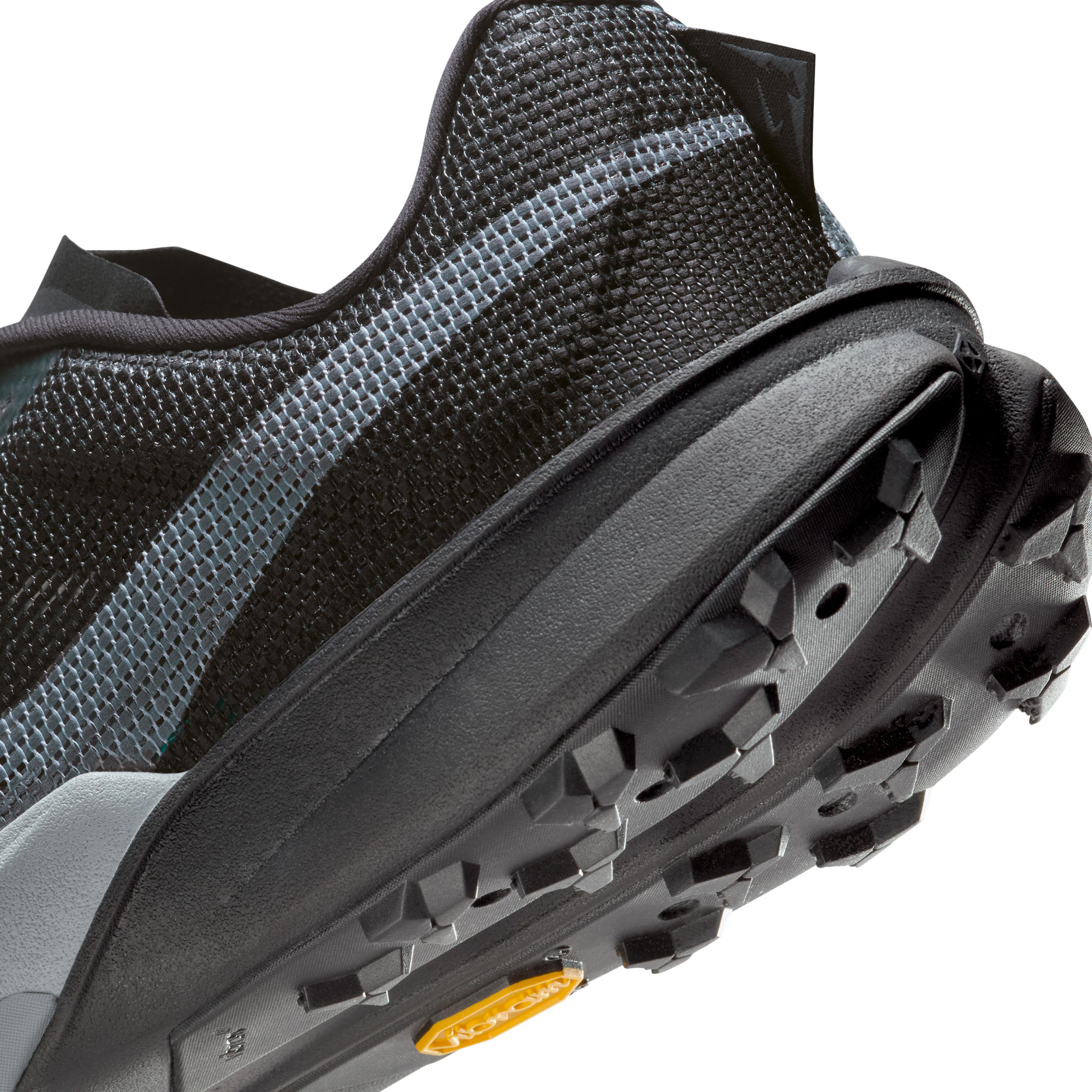 Nike Men's Kiger 10 Trail Running Shoes Product Image