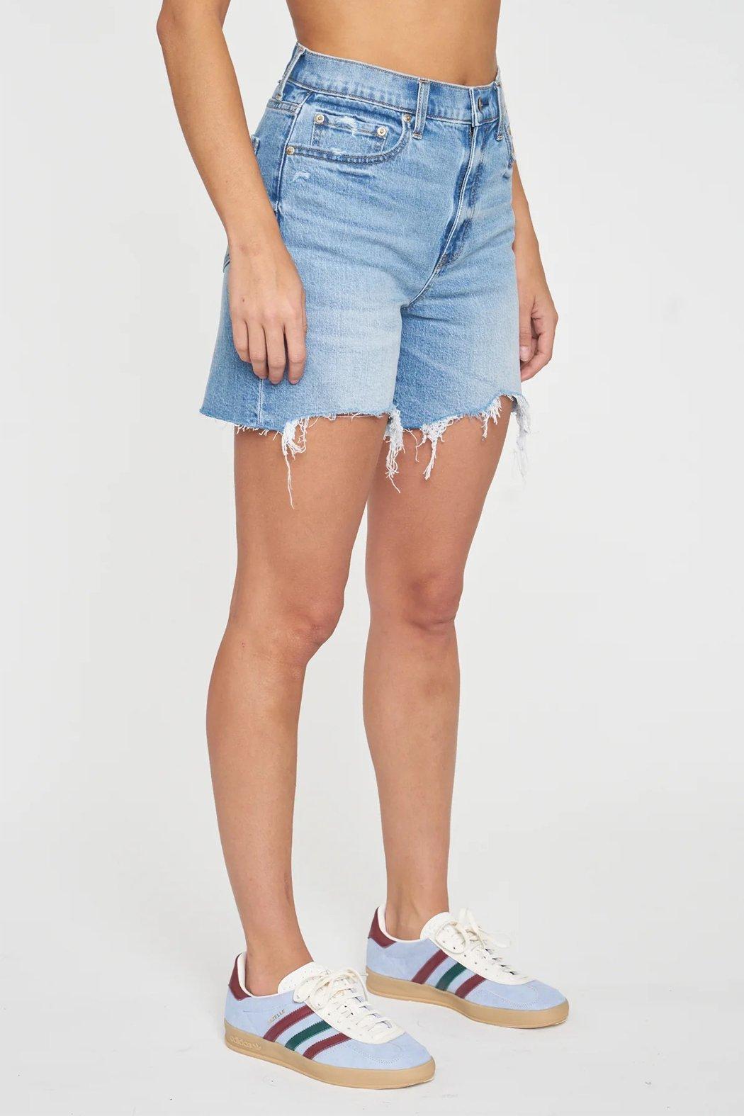 Sundaze Short Product Image