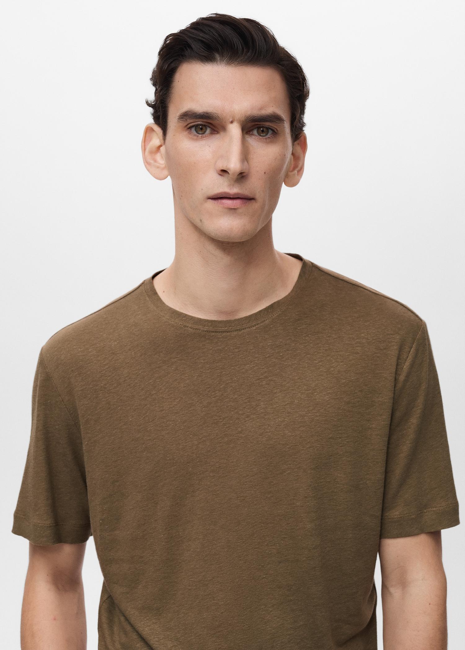 Linen slim-fit t-shirt - Men | MANGO USA Product Image