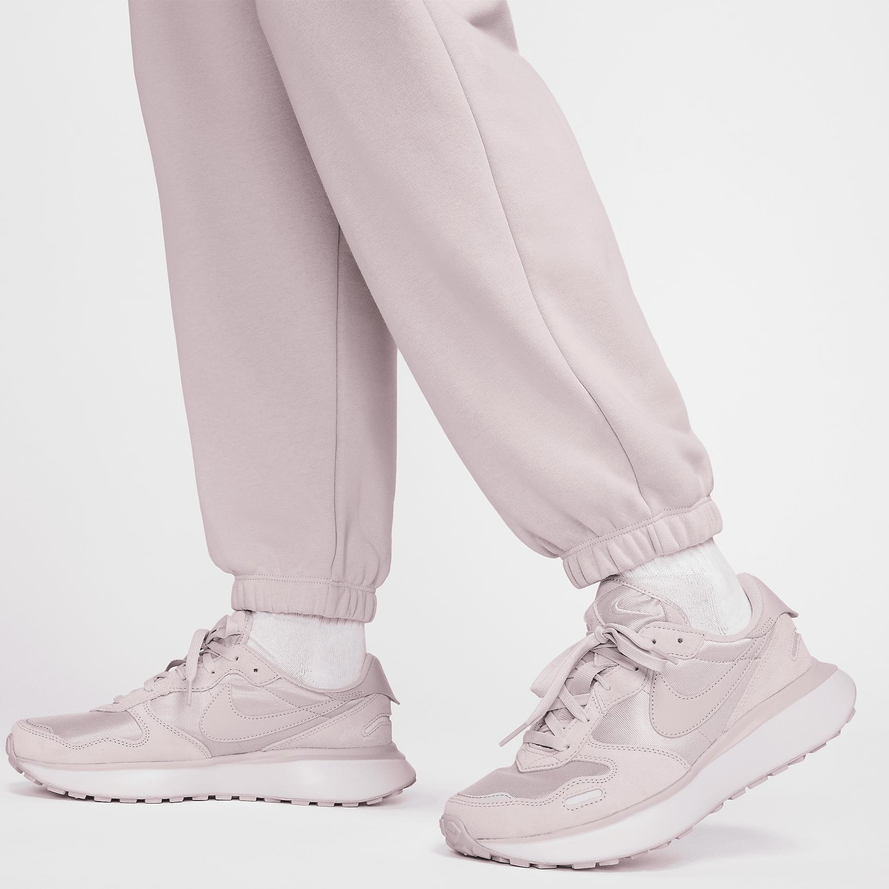 Womens Nike Sportswear Club Fleece Mid-Rise Oversized Sweatpants Product Image