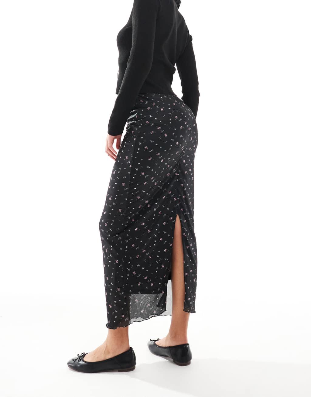 ONLY Tall lettuce edge maxi skirt in black ditsy print Product Image