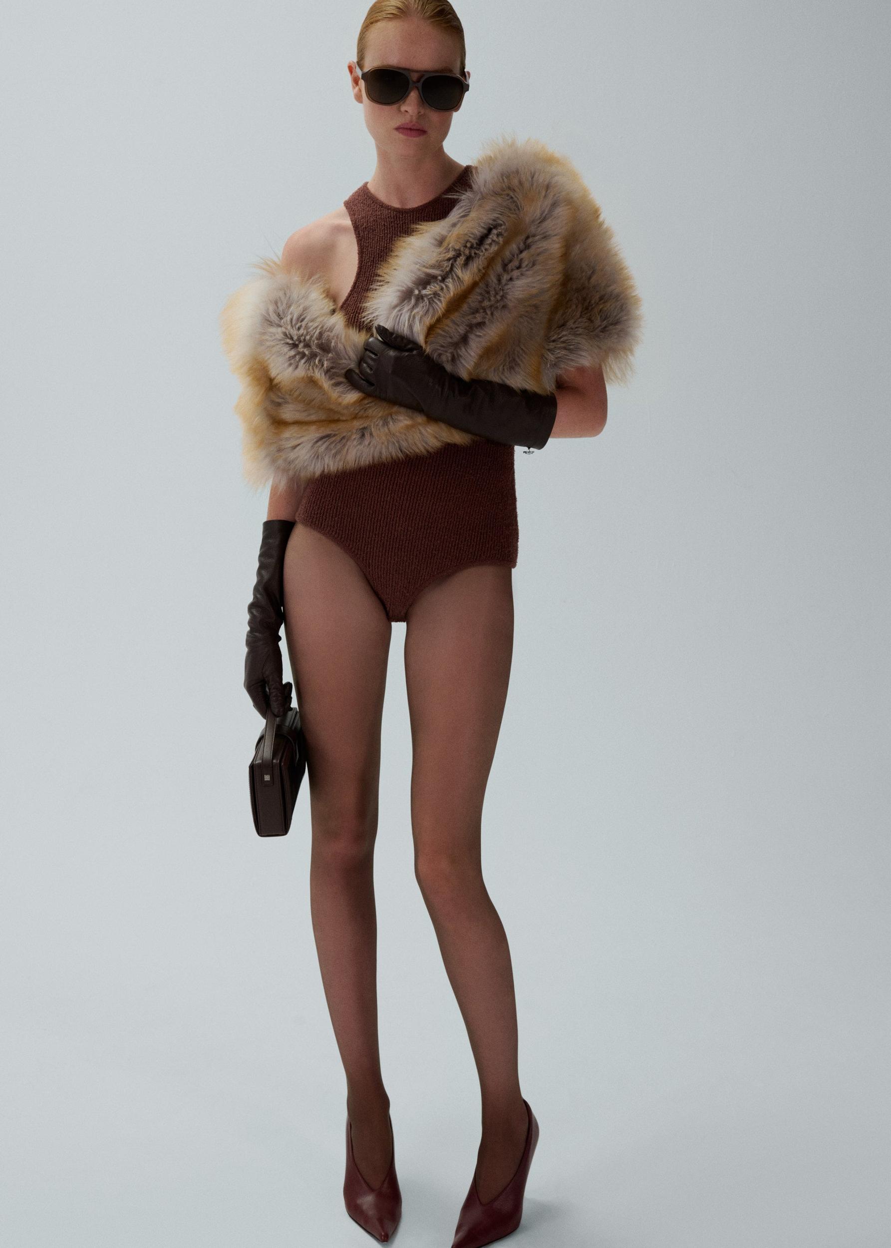 Fur shawl in beige Product Image